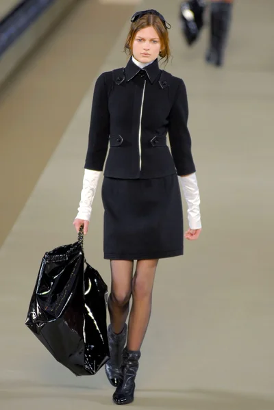 Look 10